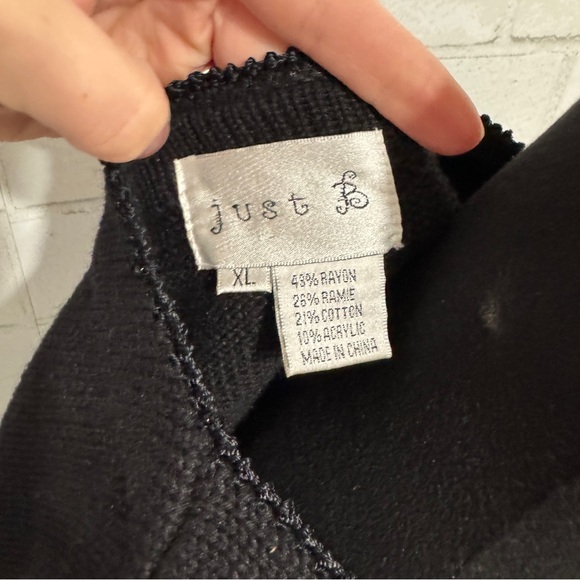 Vintage Just B Black Checkered Cardigan w/ Christmas Tree & Wreath Appliqués XL - Picture 13 of 16